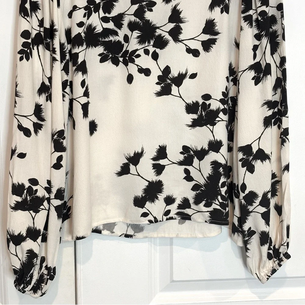 Anthropologie The Odells Robin Ivory Black Floral Peasant V-neck Blouse S